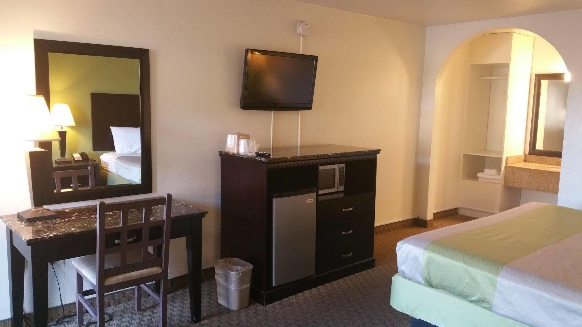 Oyo Hotel Lafayette La I-10 & University エクステリア 写真