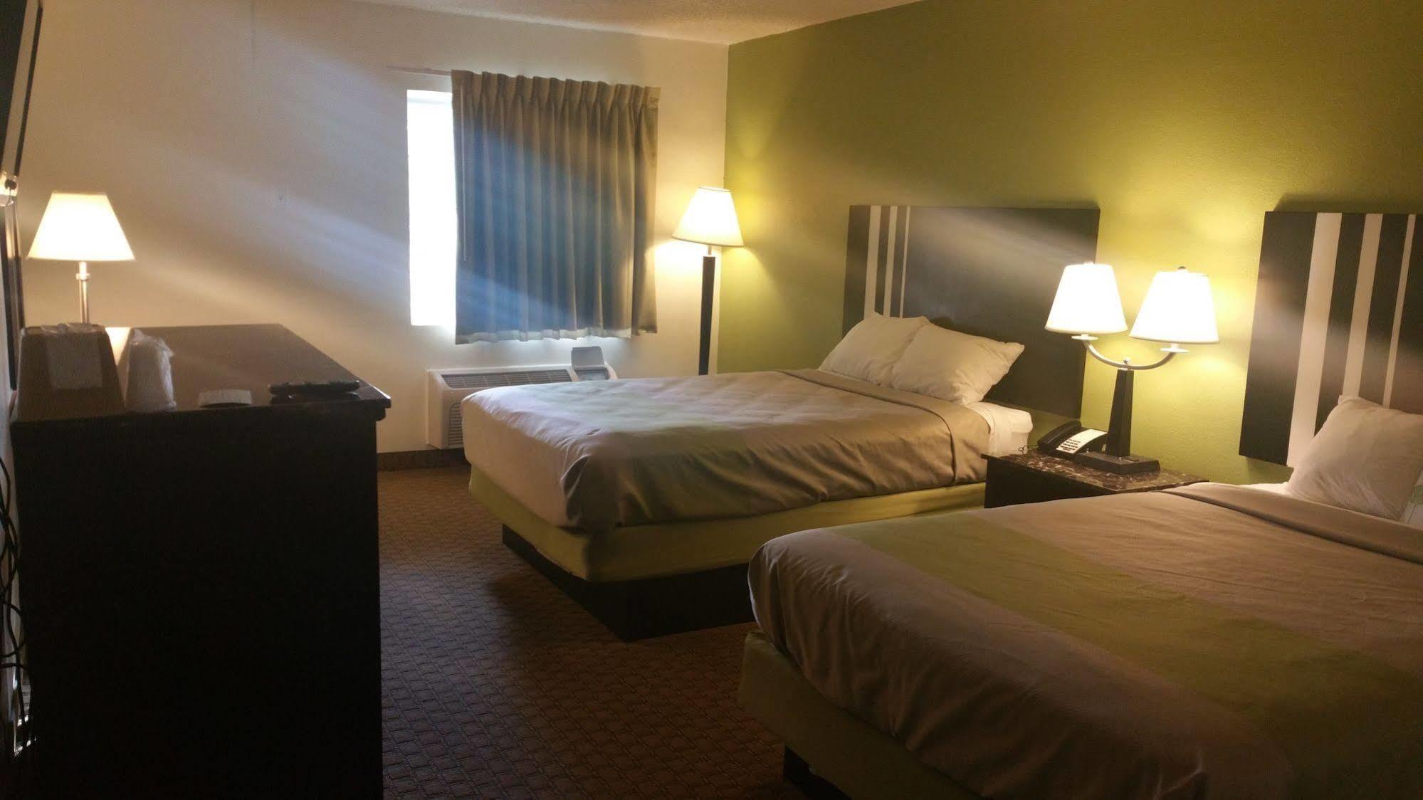 Oyo Hotel Lafayette La I-10 & University エクステリア 写真