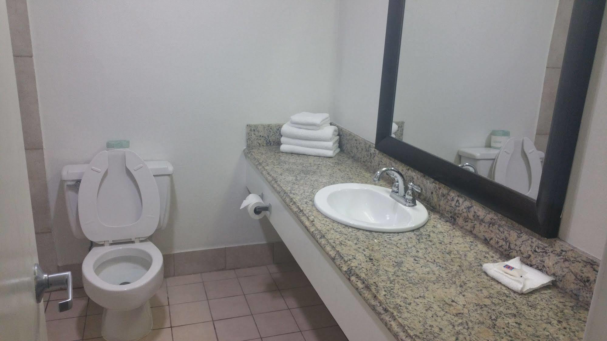 Oyo Hotel Lafayette La I-10 & University エクステリア 写真