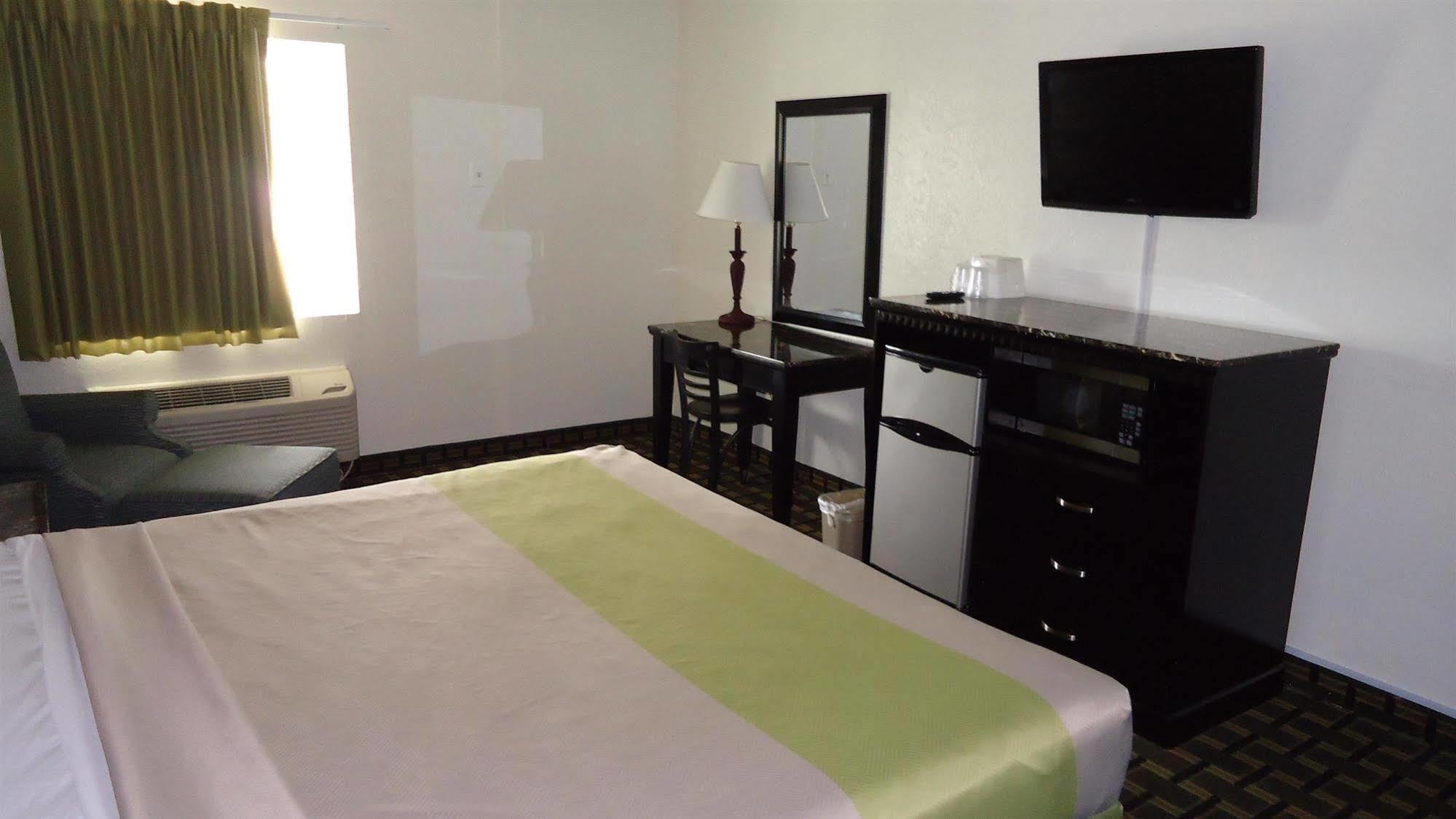 Oyo Hotel Lafayette La I-10 & University エクステリア 写真