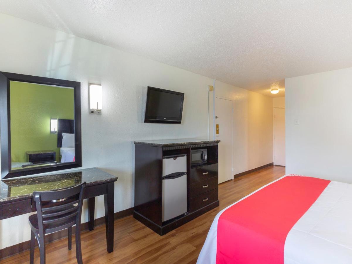 Oyo Hotel Lafayette La I-10 & University エクステリア 写真