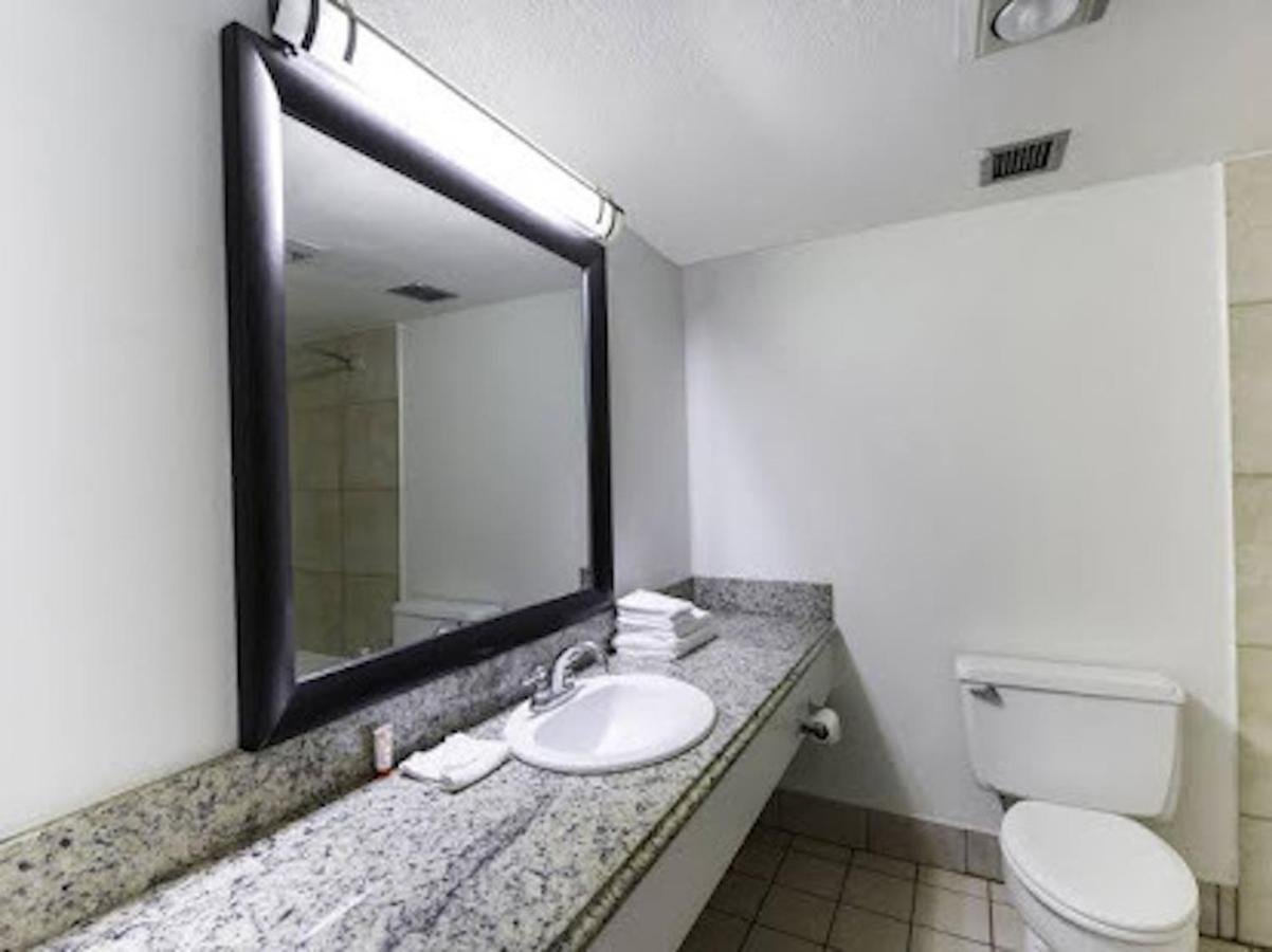 Oyo Hotel Lafayette La I-10 & University エクステリア 写真